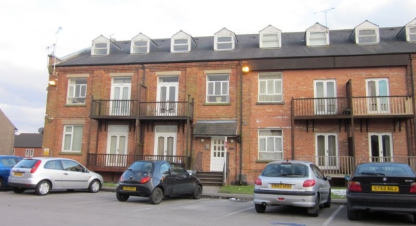 
                             <h2><a href='/4-Rent/Apartments/Let--Spacious-Well-presented--105/' title='Let -Spacious Well presented ! '>Let -Spacious Well presented !  - 1 bed - Price: £625 pcm</a></h2>
                             <p>Private Balcony & Parking ! <a href='/4-Rent/Apartments/Let--Spacious-Well-presented--105/' title='Let -Spacious Well presented ! '>More..</a></p>