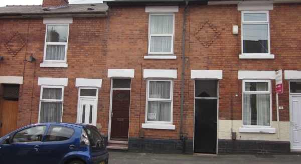 
                             <h2><a href='/4-Rent/4-Students/Homely-student-house--141/' title='Homely student house ! '>Homely student house !  - 3 bed - Price: £75 pppw</a></h2>
                             <p>2 doubles left and 2 Reception rooms!<a href='/4-Rent/4-Students/Homely-student-house--141/' title='Homely student house ! '>More..</a></p>
