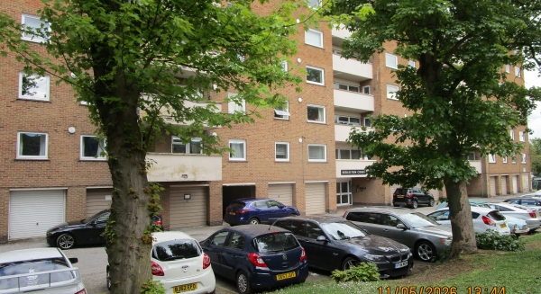 
                             <h2><a href='/4-Rent/Apartments/Newly-Renovated-Allestree--192/' title='Newly Renovated Allestree ! '>Newly Renovated Allestree !  - 1 bed - Price: &pound;695 pcm</a></h2>
                             <p>Newly Renovated 5th Floor with lift! <a href='/4-Rent/Apartments/Newly-Renovated-Allestree--192/' title='Newly Renovated Allestree ! '>More..</a></p>